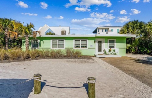 Villa Primera Casa | 319 Panferio Dr