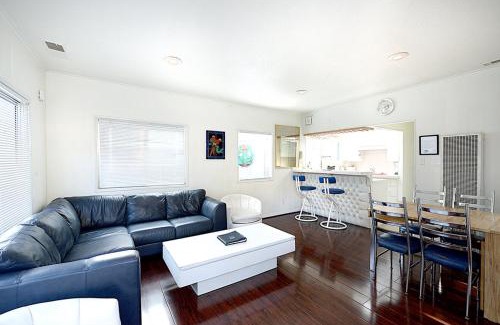 Avalon Casa | 319CE 319 Clemente