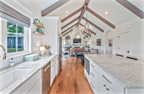Kedron Casa | 32 Acre Farm at Maven Stables ｜Spring Hill