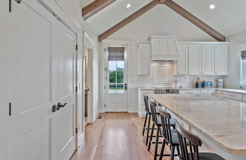 Kedron Casa | 32 Acre Farm at Maven Stables ｜Spring Hill