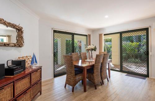 Yamba Casa | 32 Beachside - LJHooker Yamba