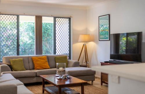 Yamba Casa | 32 Beachside - LJHooker Yamba