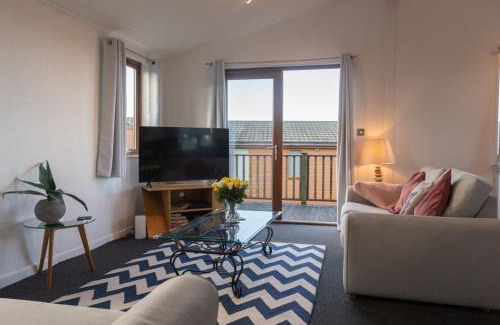 Mullacott Casa | 32 Ocean Terrace Lodge - 3 Bed-Sleeps 6-TJS32OT