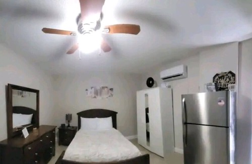 Pinellas Park Apartamento | #32 Pinellas Park in-law suite by Joyful Moments