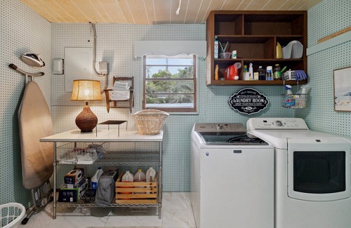 Isle of Hope Historic District Casa | 32 Romney Place: 3 BR, 2 BA House in Savannah, Sleeps 6