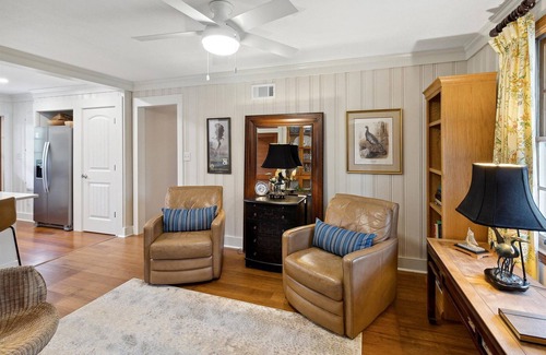 Isle of Hope Historic District Casa | 32 Romney Place: 3 BR, 2 BA House in Savannah, Sleeps 6