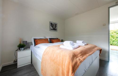 Oisterwijk Chalet De Esquí | 32, Woods, Big Garden, Private Parking , AC & Privacy!