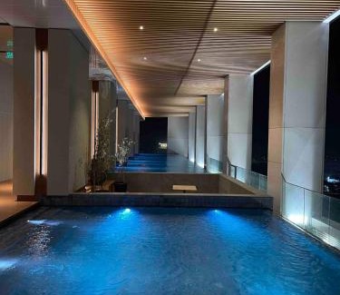 Pinang Apartamento | 3209 Modern cozy 1Br fit4 suite CBD alsut