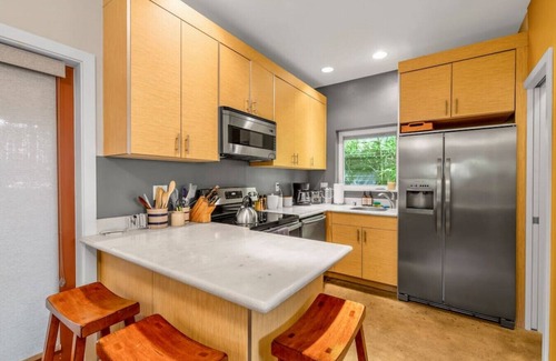 Columbia City Casa | 3214 Seattle · Cozy & Peaceful 2b2.5b South Seattle House w/AC