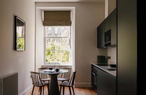 Old Town Hotel | 33 Castle Terrace