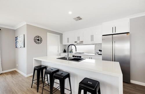 Seymour Casa | 33 Jefferson Court, Wellington East