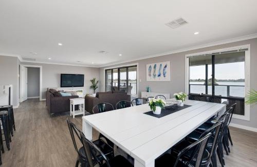 Seymour Casa | 33 Jefferson Court, Wellington East