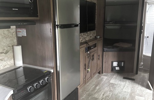 Fort Benton Casa | 33’ pet friendly Tavel Trailer, sleeps 10. Great for families.