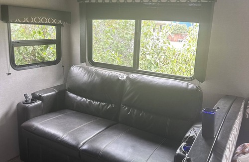 Fort Benton Casa | 33’ pet friendly Tavel Trailer, sleeps 10. Great for families.