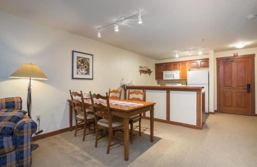 Snowbird Apartamento | 3304 - One Bedroom Den Standard Powderhorn Lodge condo