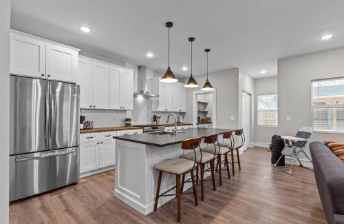 The Gate Casa | 3323 Uptown Elegant Escape