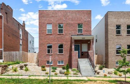 The Gate Casa | 3325 Bright Urban Comfort