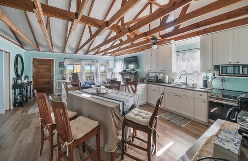 Matagorda Casa | 334 Beach Front Drive on Matagorda Beach