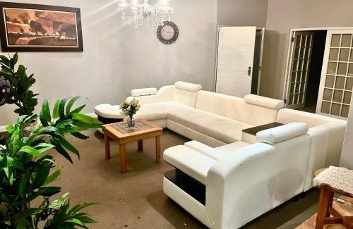 Brooklyn Casa | 337 Justice Mahomed Guest House