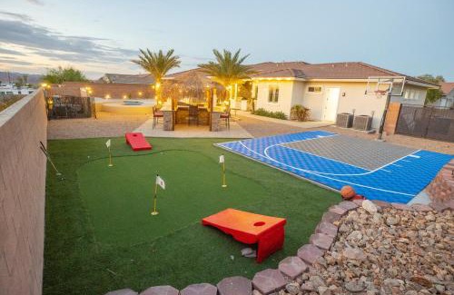 Foothills Casa | 3400 SqFt House W/40Ft Heated Pool/Spa- Strip View