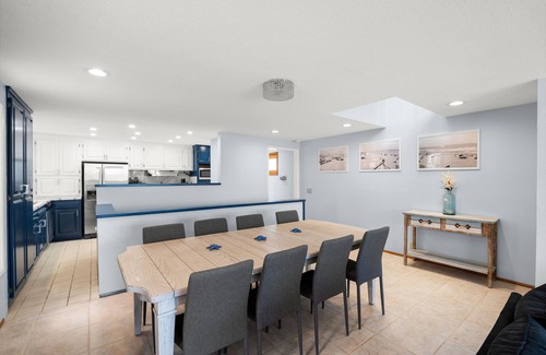 Hollywood Casa | 3446 O - Blue Haven Beach House
