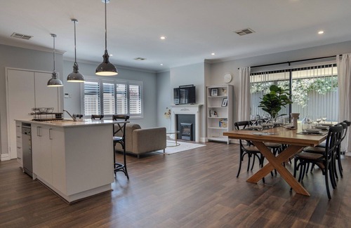 Baldivis Casa | 35 Hamptons Luxury Escape Family Home Sleeps9