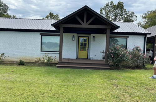 New Albany Casa | 35 min to Oxford 75 min Graceland
