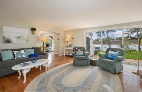East Harwich Casa | 35 Vacation Lane Harwich Cape Cod - - Poppys Pond