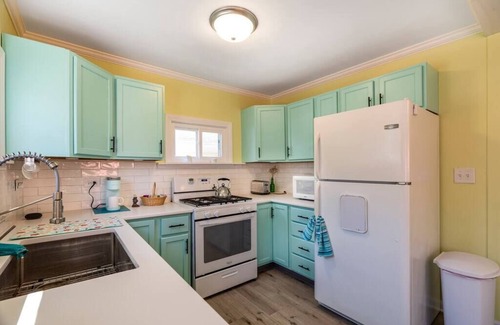Spring Grove Cabaña | ***$350 Security Deposit must be sent to Host prior to check-in in order to receive the code for the
