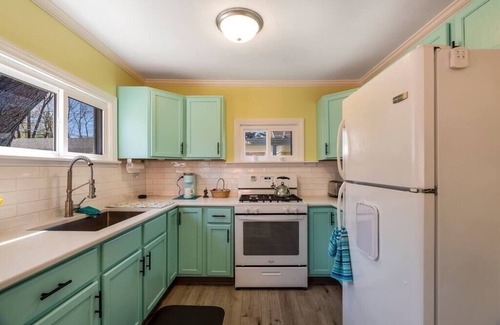 Spring Grove Cabaña | ***$350 Security Deposit must be sent to Host prior to check-in in order to receive the code for the