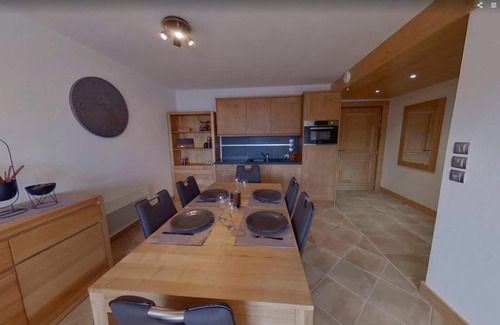 Bisanne 1500 Apartamento | A 350m de las pistas de esquí, 1.o piso, vista panorámica, piscina, balcón, parking, tv