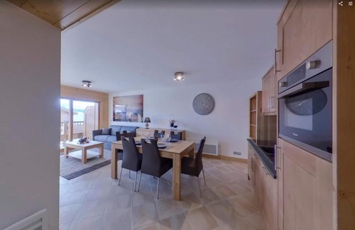Bisanne 1500 Apartamento | A 350m de las pistas de esquí, 1.o piso, vista panorámica, piscina, balcón, parking, tv