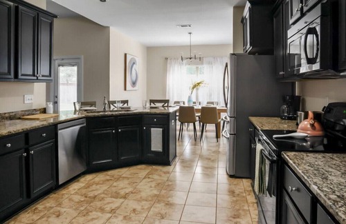 Crestview Casa | 3575 Autumn Woods Dr.