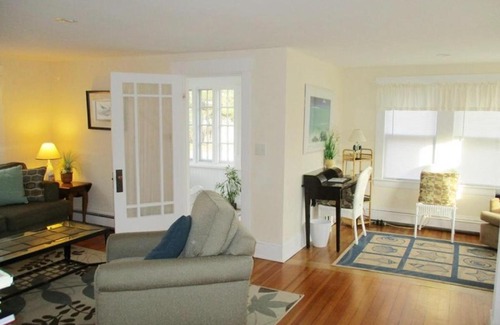 Harwich Port Casa | 36 Cross Street Harwich Port Cape Cod - - Gone Coastal