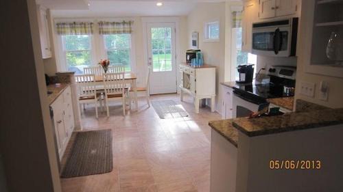 Harwich Port Casa | 36 Cross Street Harwich Port Cape Cod - - Gone Coastal