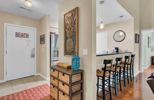 Isle of Palms Cabaña | 36 Lagoon Villa by Avantstay Fishing Dock, Views