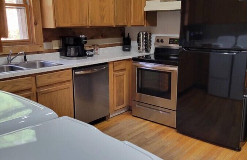 Purlear Cabina | 36 North | Pine Crest Cabin | Hot Tub Pet Friendly
