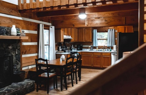 Purlear Cabina | 36 North | Serenity Ridge Cabin | Hot Tub