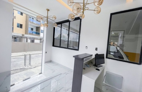 Ensanche Quisqueya Apartamento | Departamento moderno con jacuzzi y gym
