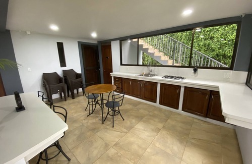 San Isidro Cama Y Desayuno | 360-Degree view large family room for 13 guests