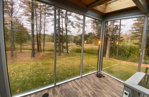 Guilford Casa | 360 degrees of nature from within the 1 bedroom Vermont Mirror House.