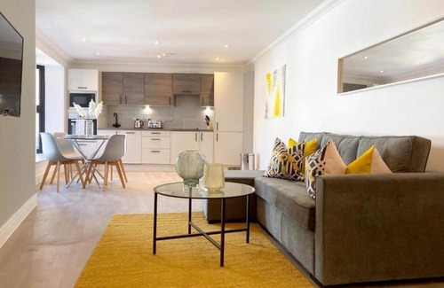 Rochester Apartamento | 360 ME1 Sylvia Apts 02 - Modern Stylish 2 Bedroom 2 Bath Apt. 02 in Rochester