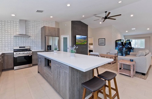 Thousand Palms Casa | 360° Mountain Views | 3 Acres Massive Resort Pool | Event Space