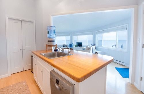 Pocomo Casa | 360 Waterfront Views with Private Beach in Pocomo!
