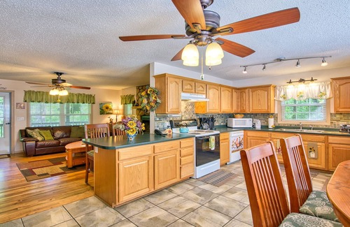 Waynesville Casa | Creek View 3600 Ft hasta la montaña con bañera de hidromasaje y sala de juegos
