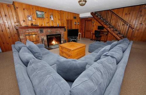 South Lake Tahoe Casa | 3664 Birch Avenue cabin