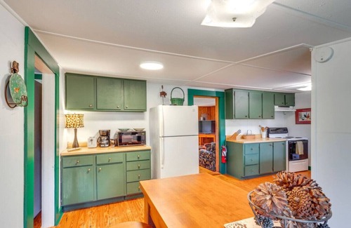 Fowlstown Apartamento | Peaceful Pines Cabin w/ Deck & Wildlife Views