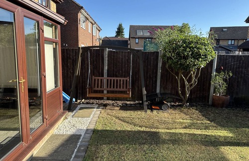 Colchester Cabaña | 37 Hanbury Gardens