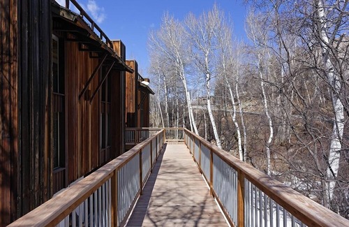Mountain Valley Condominio | 37 Mountain Laurel Drive 2br 2 Bedroom Home by Redawning