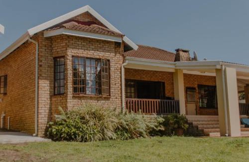 Port Edward Casa | 373 on Bristol Home